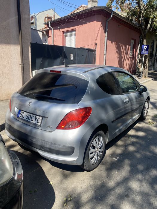 PEUGEOT 207