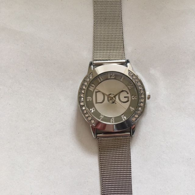 Продавам нов часовник DQG - намаление 19.99 лв