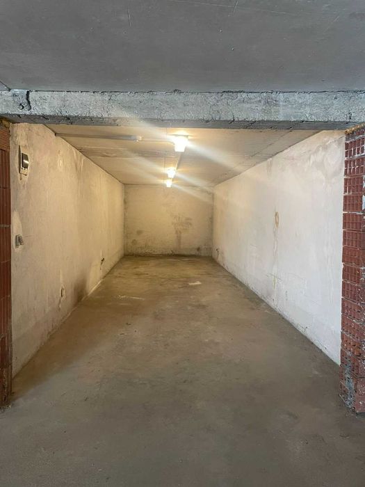 Дава се под наем Гараж / Паркомясто в София, Център - 28 кв.м за 171.36 € - Снимка #2