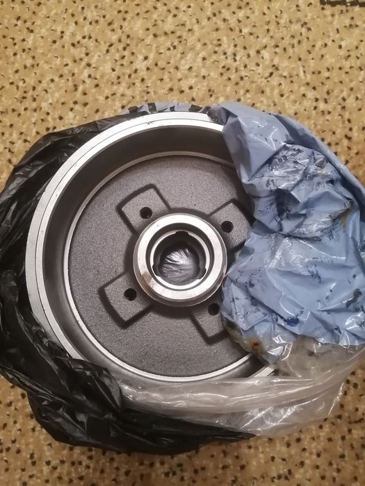 Задний барабан гольф 3, венто. Продам