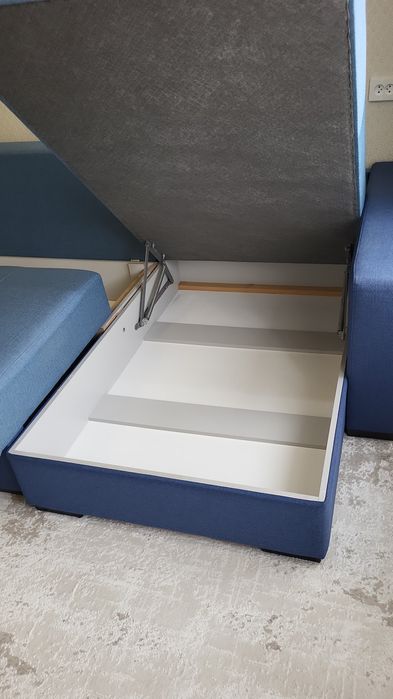 Диван в отличном состоянии .110000 тг.