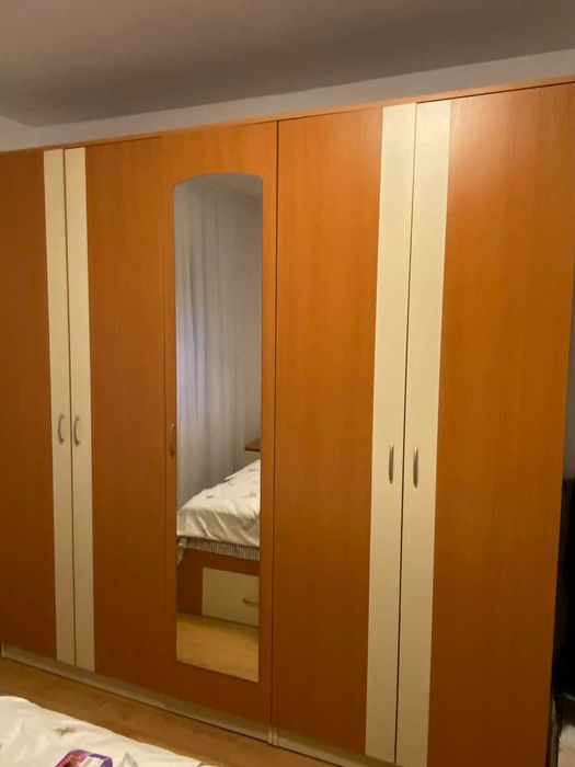 Vand mobilier dormitor pat, sifonier, covoare etc