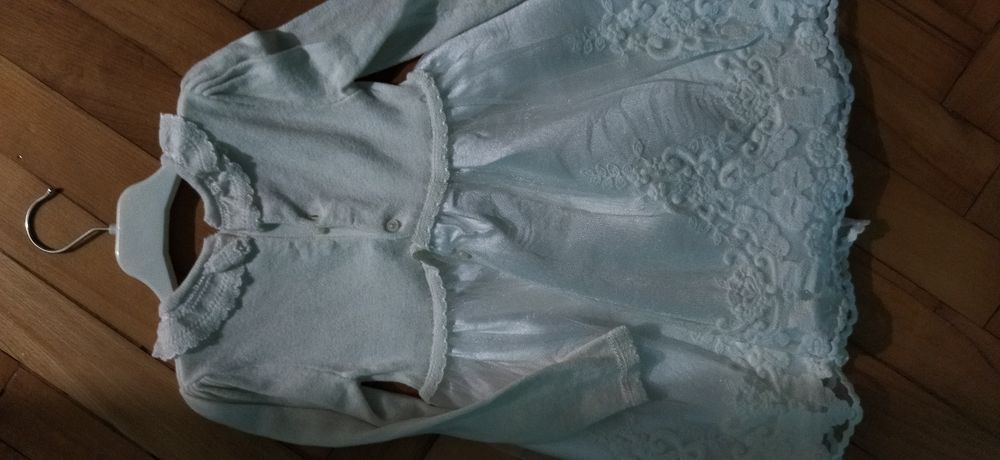 Рокля с дълъг ръкав