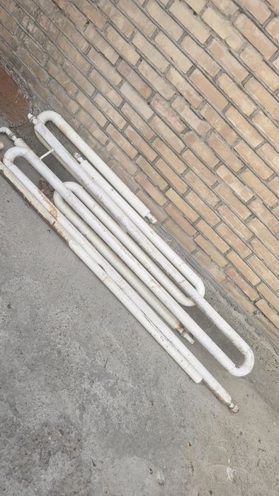 Чугунный батарея27 та ва трубалари сотилади 40 мингдан донаси