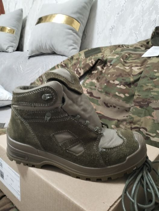 Одежда мультикан и военный обувь