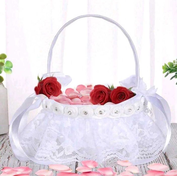 Бяла малка кошничка