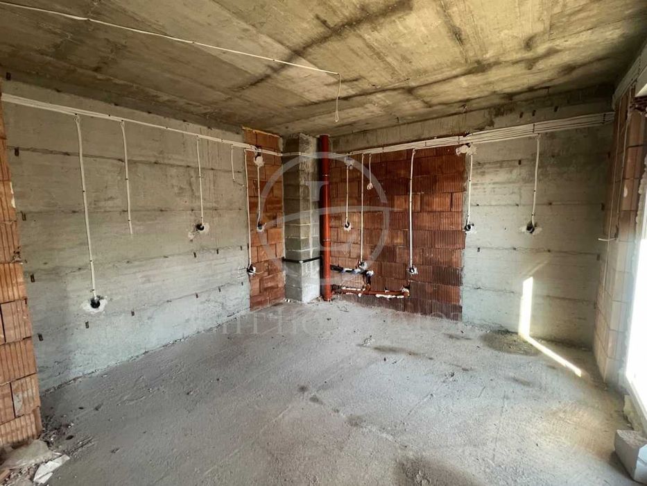 Продава се Тристаен апартамент в Пловдив, Остромила - 105 кв.м за 704 €/кв.м - Снимка #3