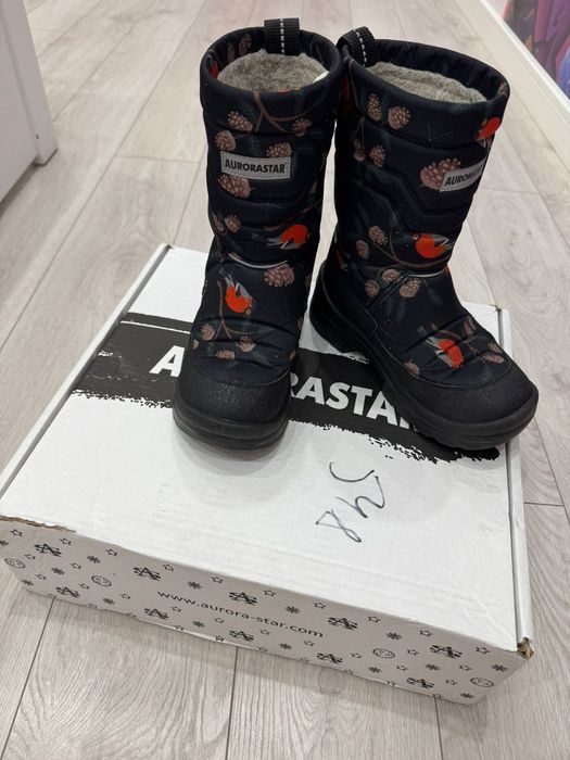 Зимние сапоги на девочку 33 размер.