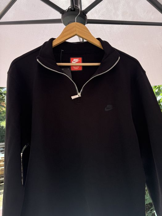 Bluza neagra nike cu guler