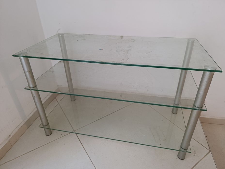 Стъклени ТВ маса и етажерки