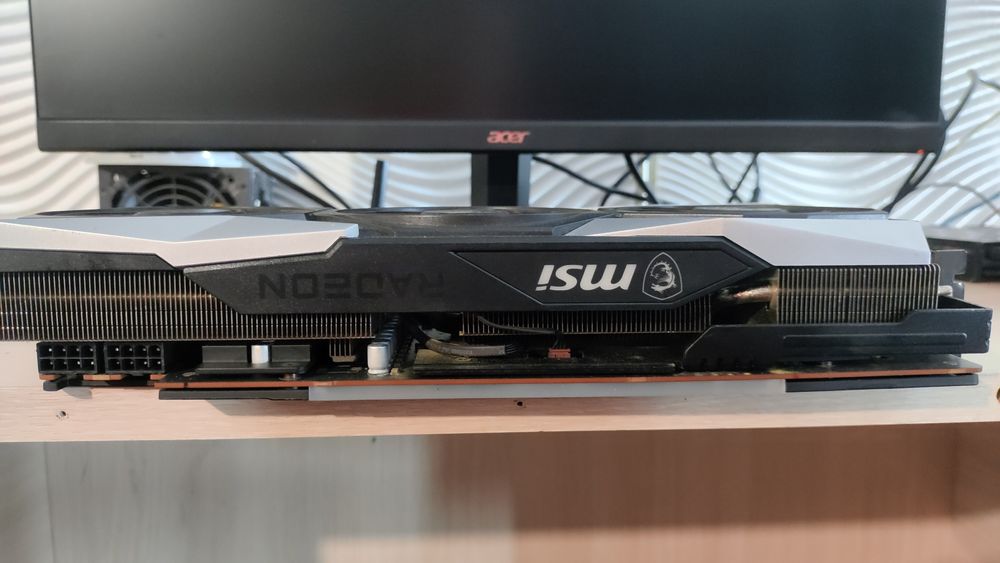 RX6800 16GB Компютърни компоненти