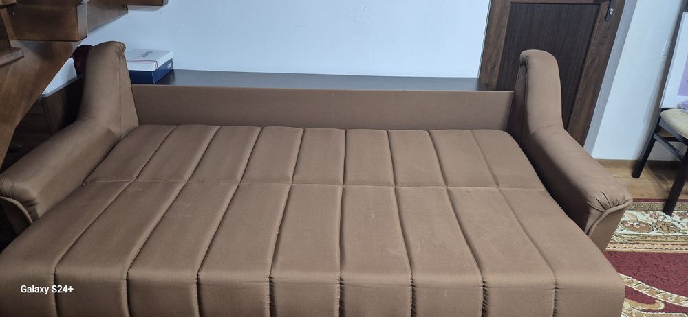 Canapea extensibila 4 locuri