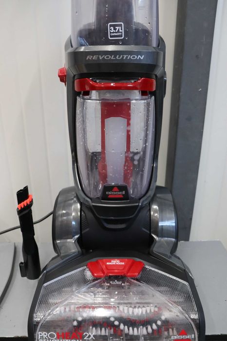 Перяща прахосмукачка BISSELL ProHeat 2X Revolution,резервоар вода 3,7л