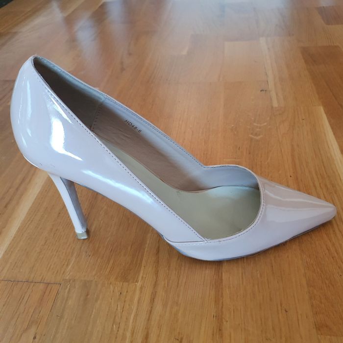 Pantofi stileto nude