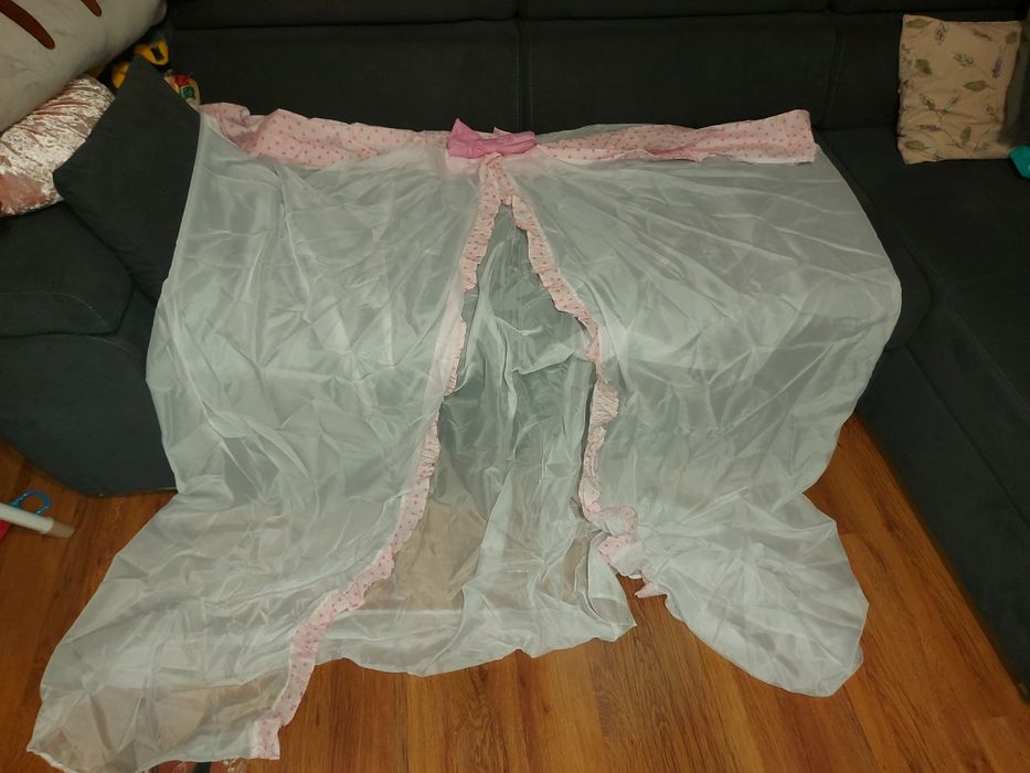 Perdea baldachin patut