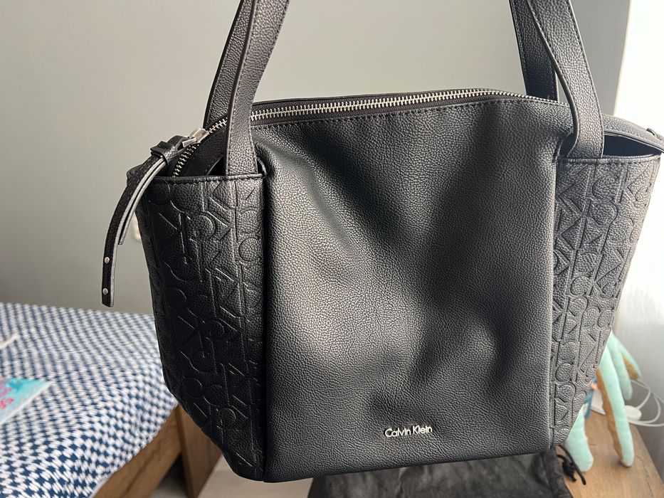 Нова Чанта Calvin Klein Дамска чанта