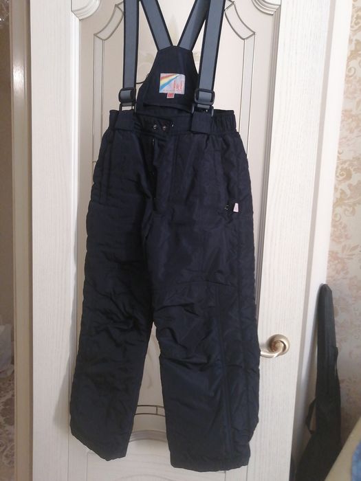 Продам брюки комбинезон детский размер  134