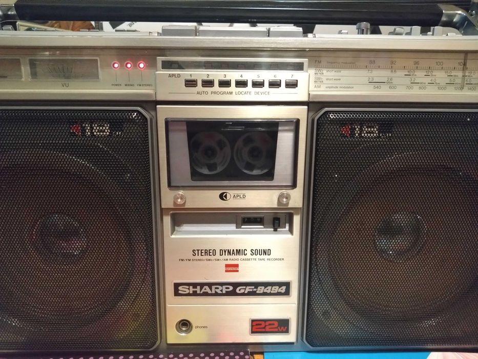 SHARP Gf 9494X /la 230V AM/FM radio tape recorder