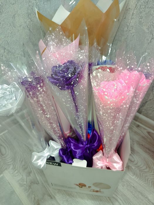 К,у́л мехнати Билан ясалган сун'ий гуллар .Донаси 30.000 /Букети 150.