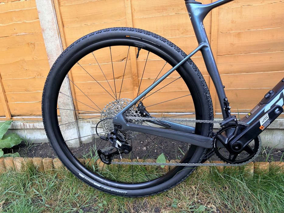 Giant revolt carbon