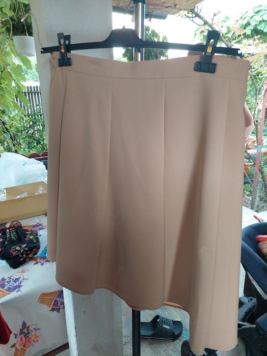 Vând haine noi sau foarte puțin folosite