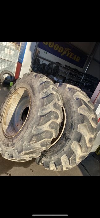 Vand 2 cauciucuri buldoexcavator 16.9-30 MITAS