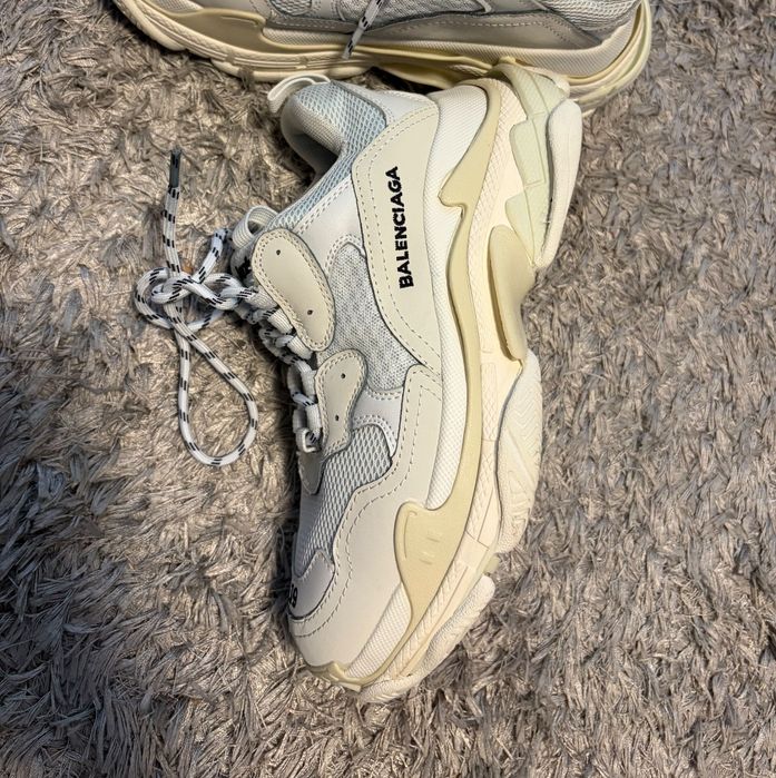 Balenciaga triple S