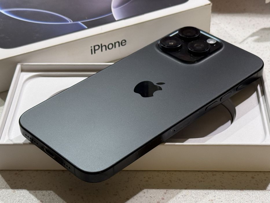 iPhone 16 Pro Max 256GB Black Titanium - 92% Батерия, Като НОВ.