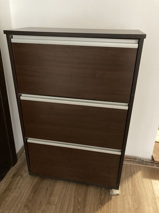 Vând dulap pantofi 18 perechi