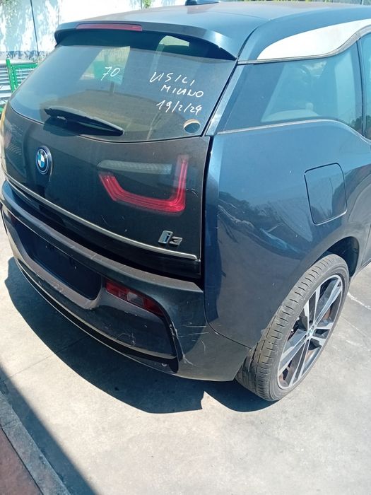 Vând piese BMW I3 an 2021