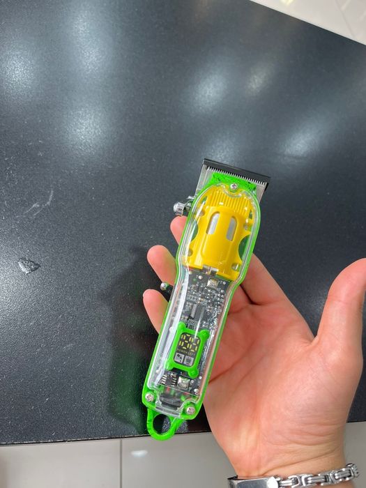 Професионална машинка за подстригване