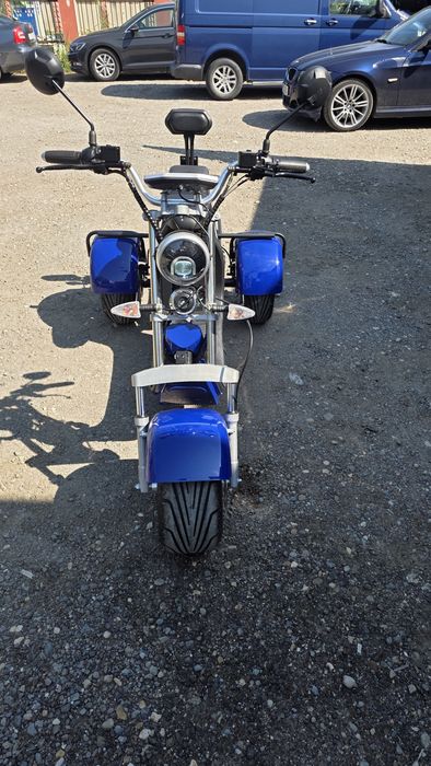 Scuter electric cu 3 roti