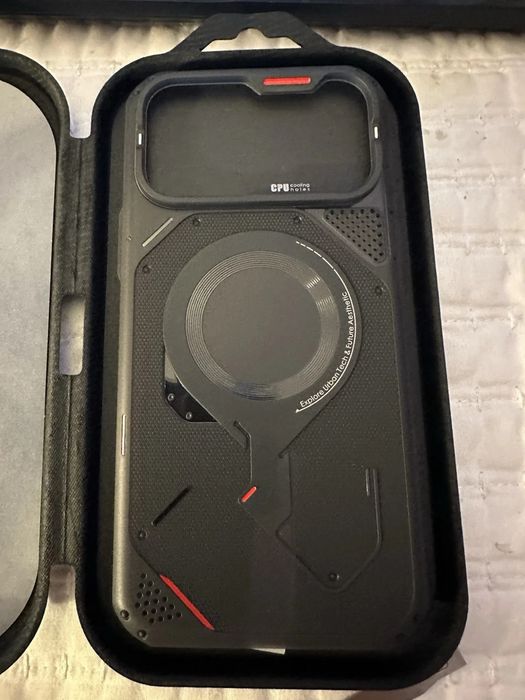 Чехол Magsafe Aulumu A17 for iPhone 17 Pro Max черный.