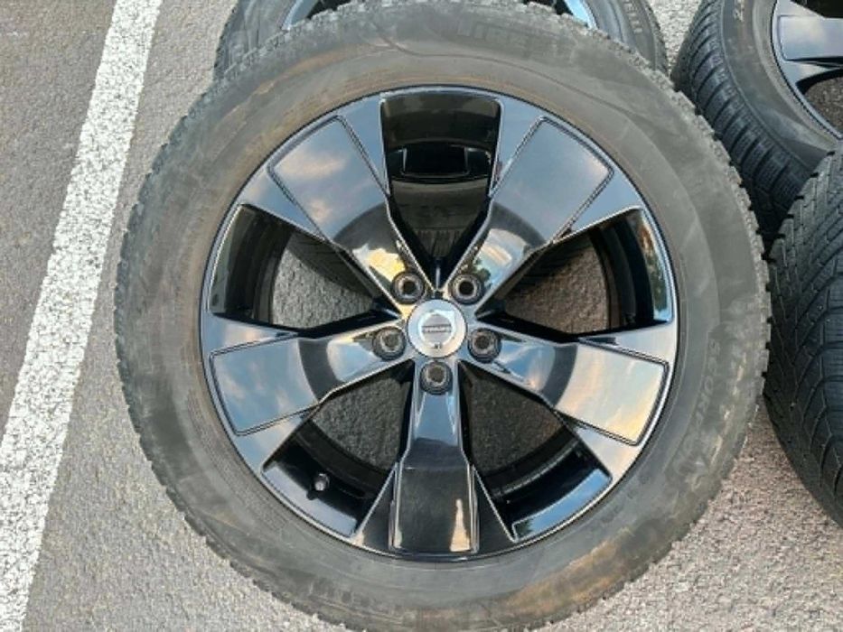 Roti Jante aliaj V-Spoke 5x108 Black Cauciucuri All-Season Iarna M+S 235 55 R18 Volvo XC40 XC60
