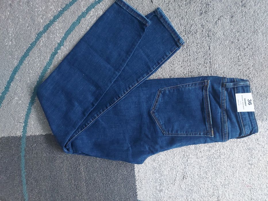 Vând 2 perechi bllugi albastru, mas 36, skinny, Mango