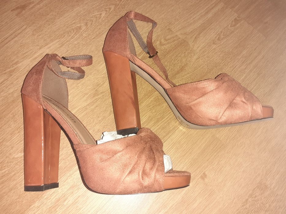 Sandale cu toc gros,marime 38