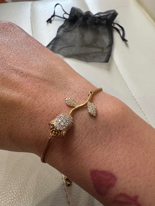 Чисто нова елегантна стоманена гривна