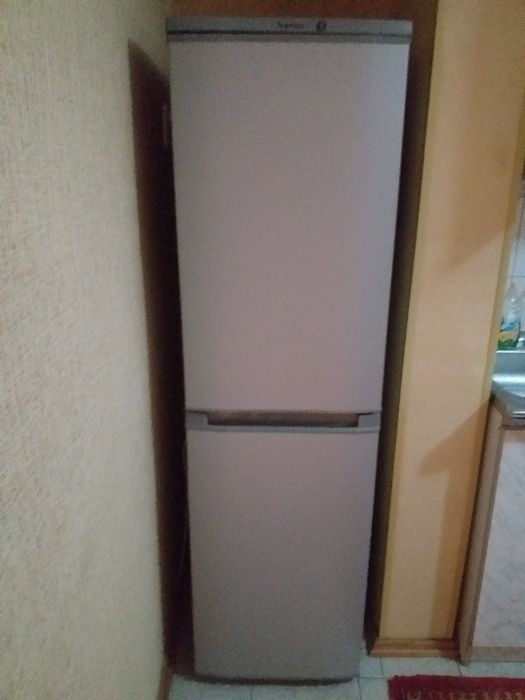 Холодильник Бирюса