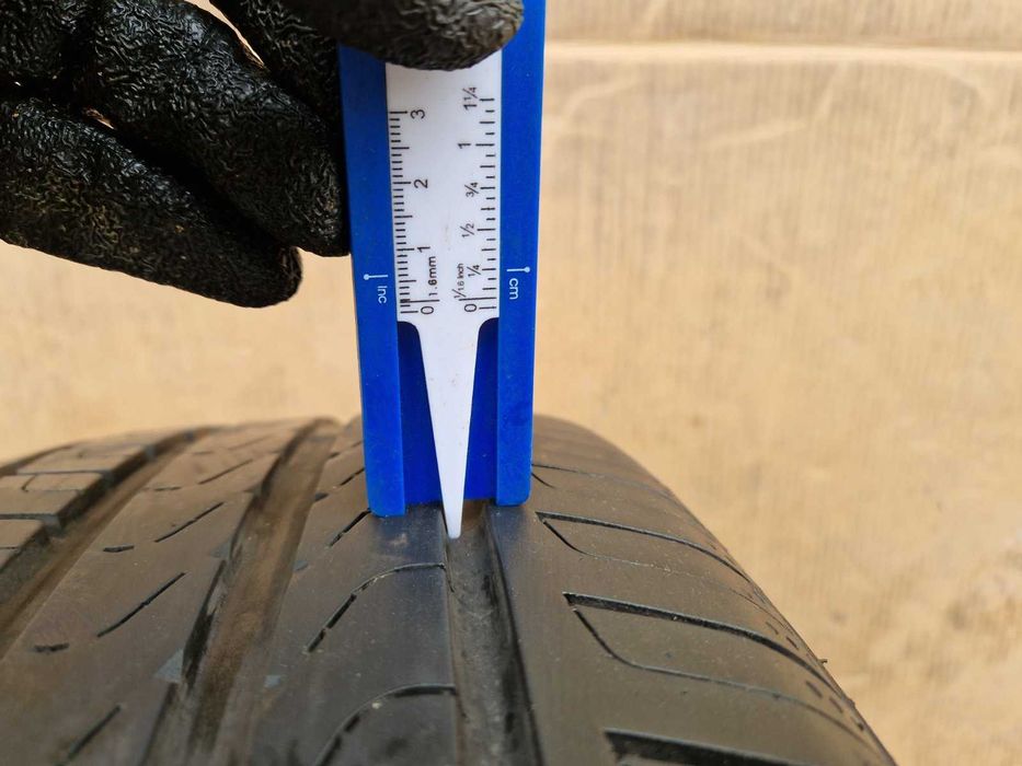 2 Pirelli R19 235/55 Летни гуми  DOT2221