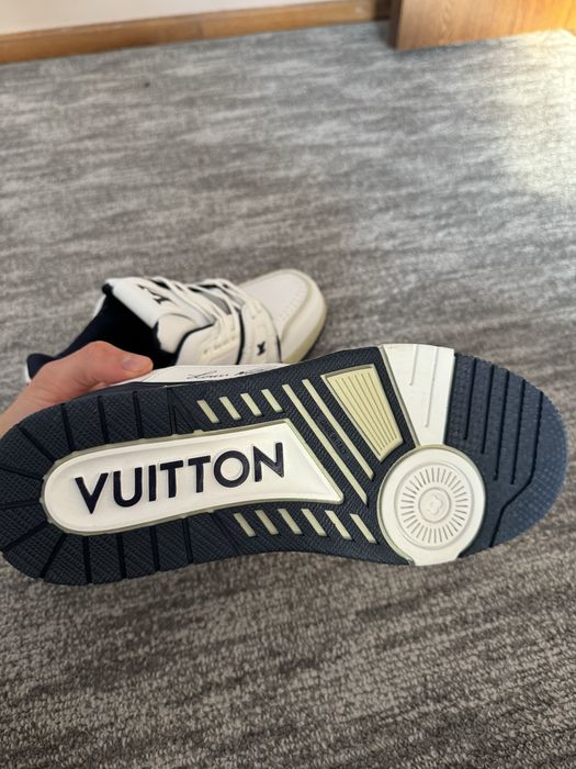 Adidasi Louis Vuitton