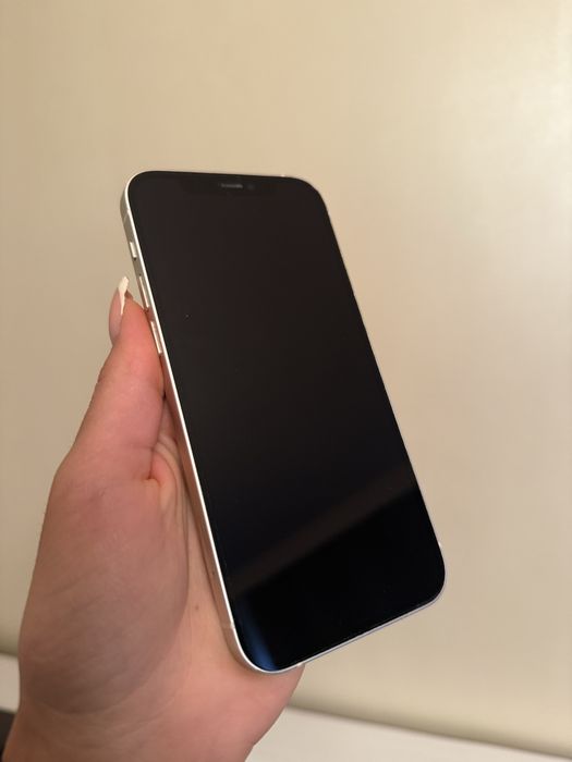 Iphone 12, 128GB бял