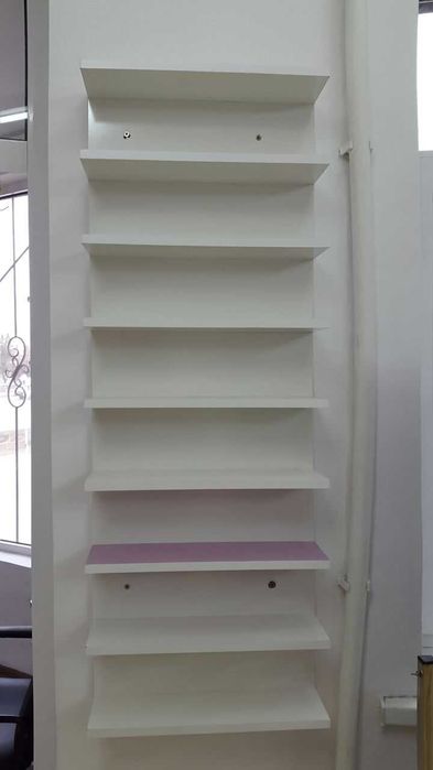 Мебель для магазина одежды