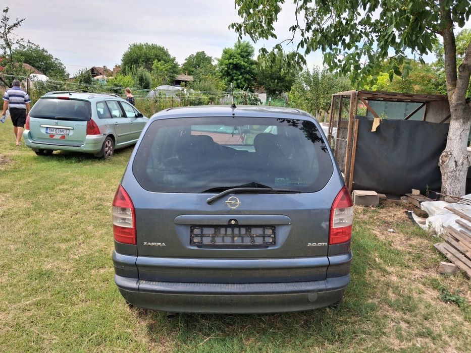 Opel Zafira An 2004