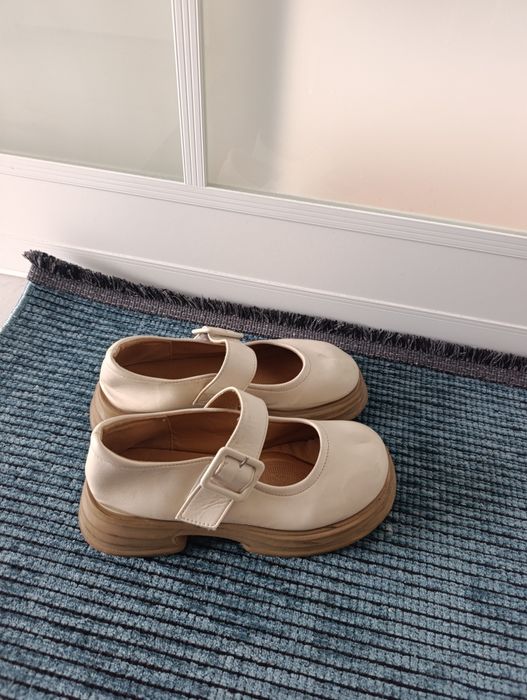 Туфли светлые 38-39рр