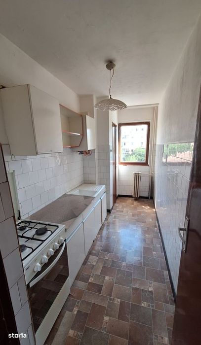 Apartament 3 camere de închiriat în Vlaicu etaj 2