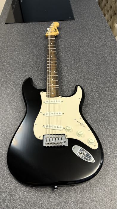 Chitara electrica Squier (by Fender) Stratocaster in stare perfecta
