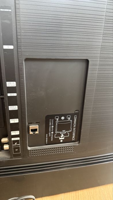 телевизор Samsung UE55CU7100U