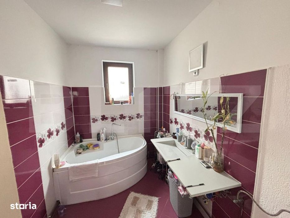Casa spatioasa + teren 2700 mp in zona Gaesti  3 dormitoare, garaj + s