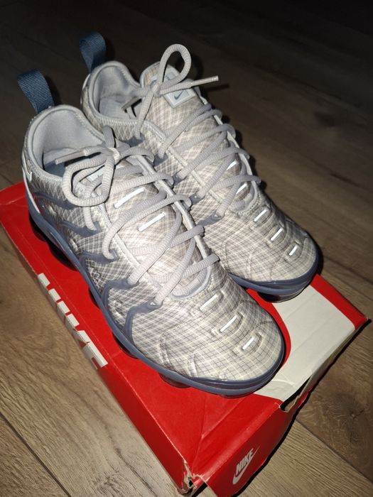 Nike Air Vapormax Plus wolf grey