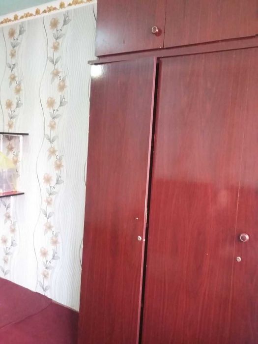 Фаргона Фрунзе массив  Мухаййода  1 этажда  1 хона ижарага берилади